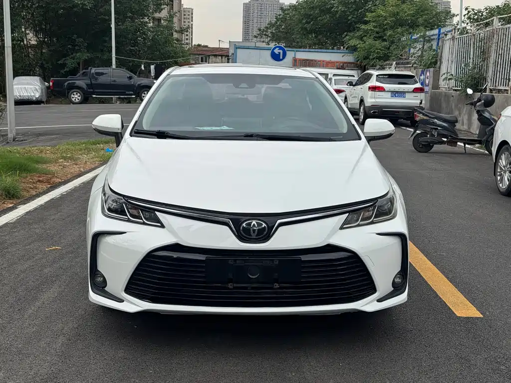 Toyota Corolla 2019 — фото 2