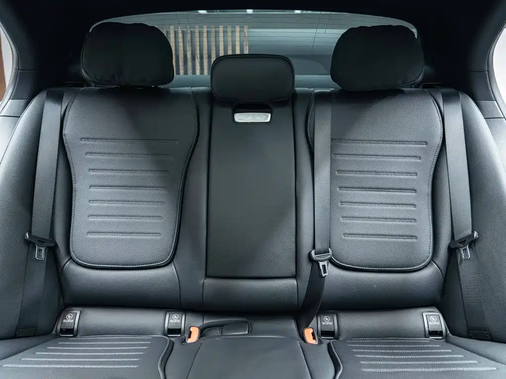 Mercedes-Benz C-Class 2023 — фото 22