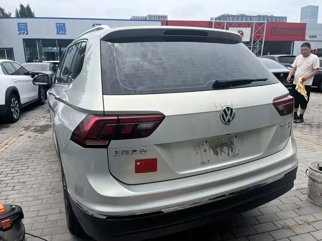 Volkswagen Tiguan L 2020 — фото 10