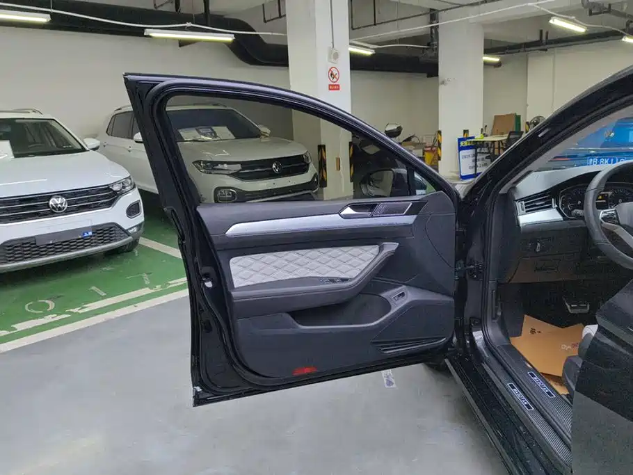 Volkswagen Magotan 2025