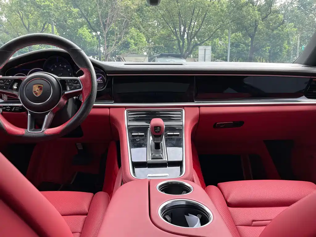 Porsche Panamera 2017 — фото 13