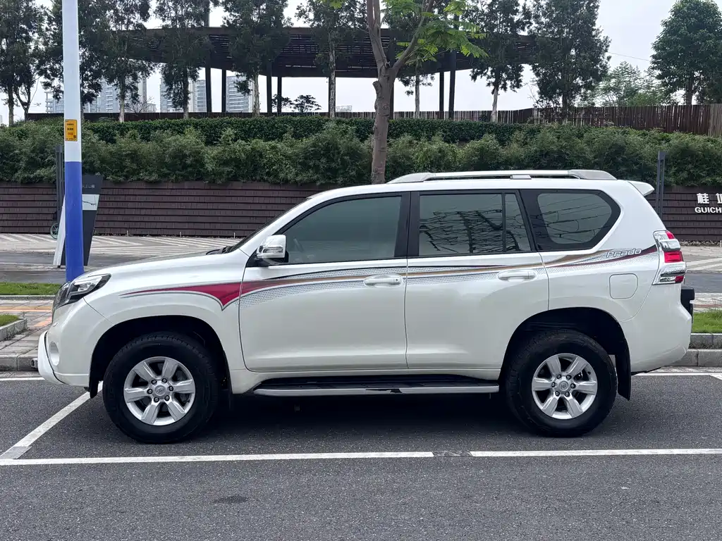 Toyota Prado 2015 — фото 3