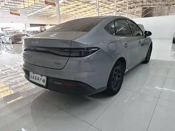 BYD Seal 05 DM-i 2025