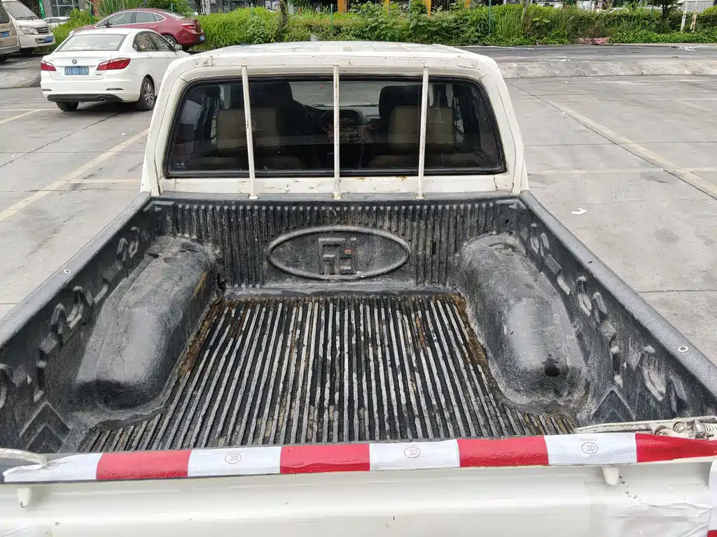 Isuzu Pickup 2015 — фото 13