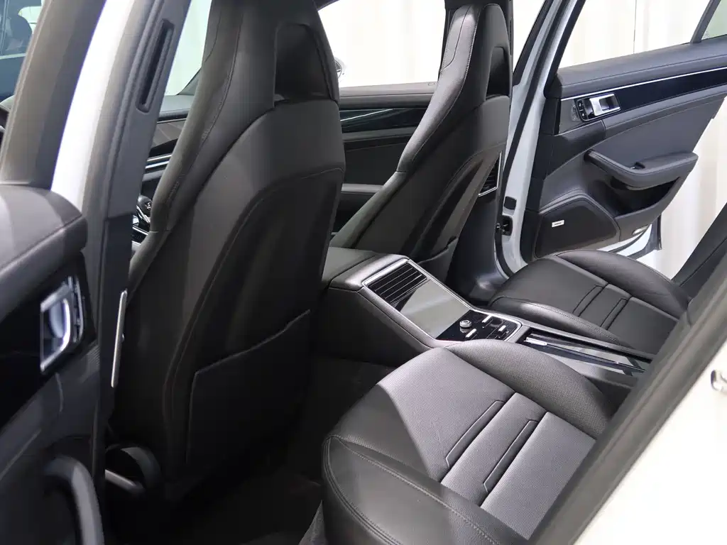 Porsche Panamera 2019 — фото 16