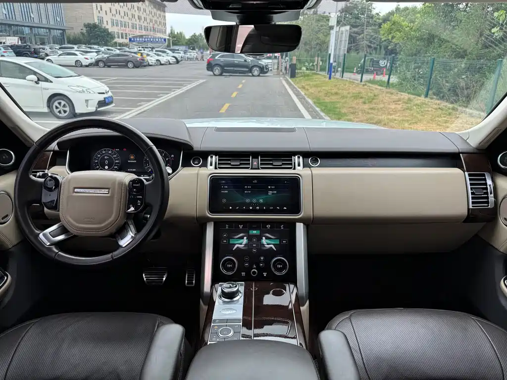 Land Rover Range Rover 2022 — фото 16