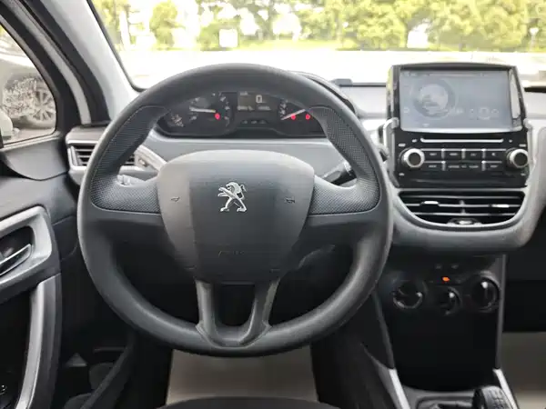 Peugeot 2008 2014