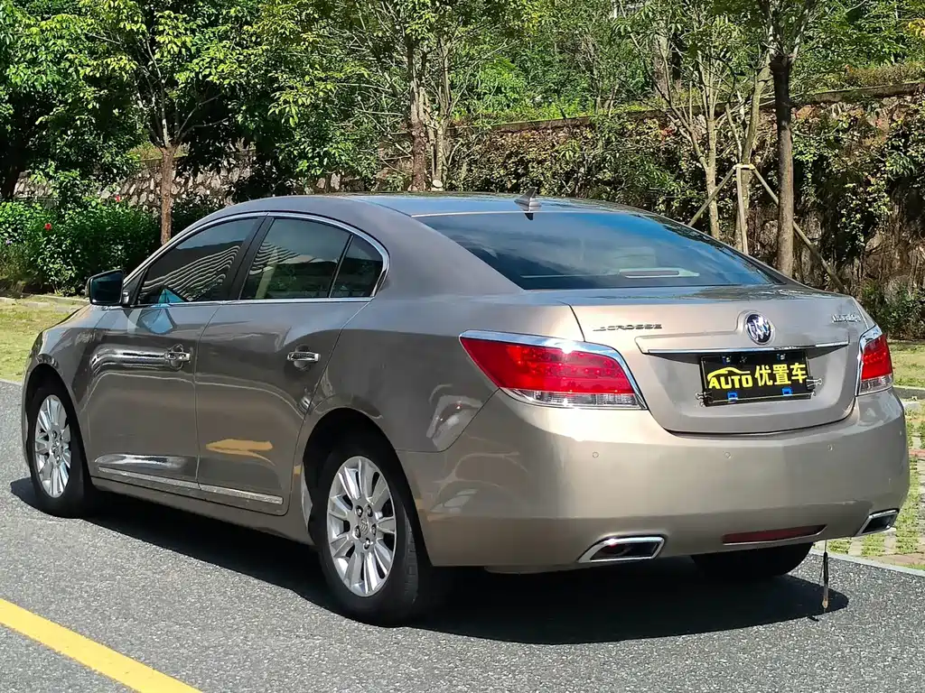 Buick LaCrosse 2011 — фото 13