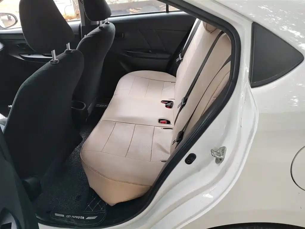 Toyota Yaris L 2020 — фото 13