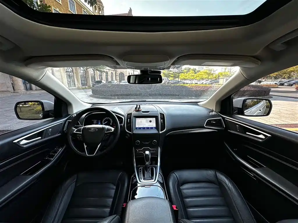 Ford Edge 2017 — фото 12