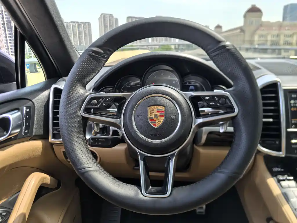 Porsche Cayenne 2015 — фото 49