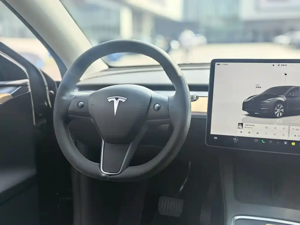Tesla Model Y 2023 — фото 8