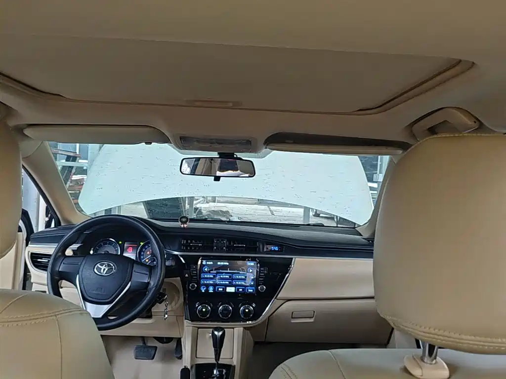 Toyota Corolla 2015 — фото 18