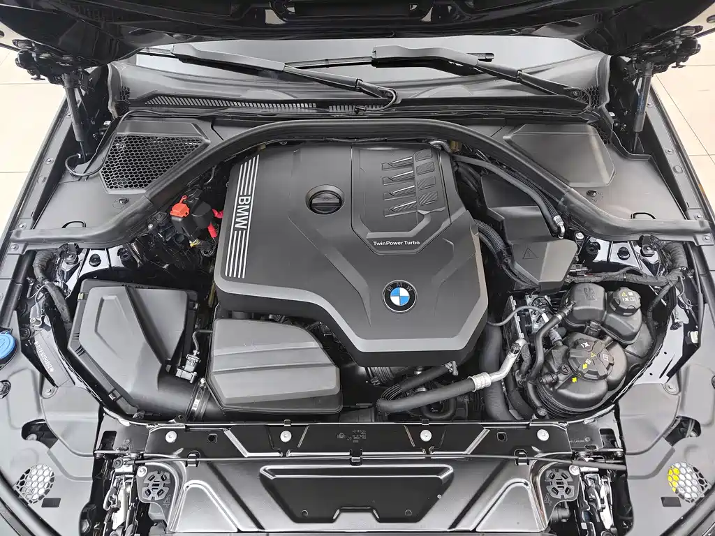BMW 3 Series 2025 — фото 18