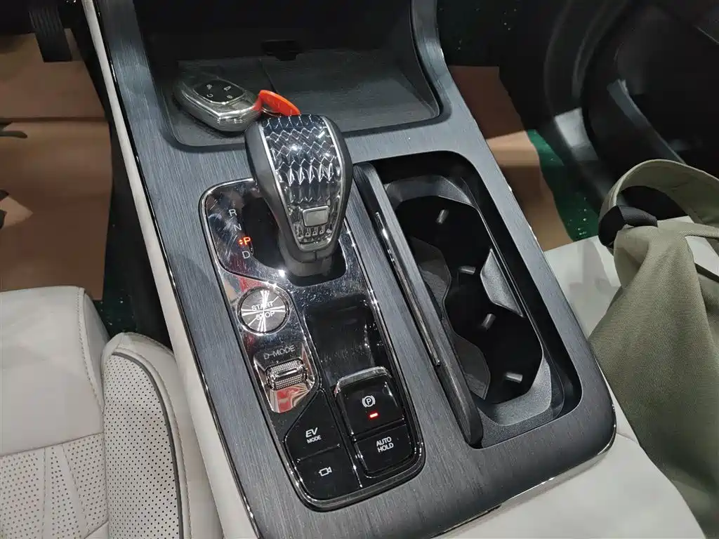 GAC Motor Trumpchi GS8 2022 — фото 14