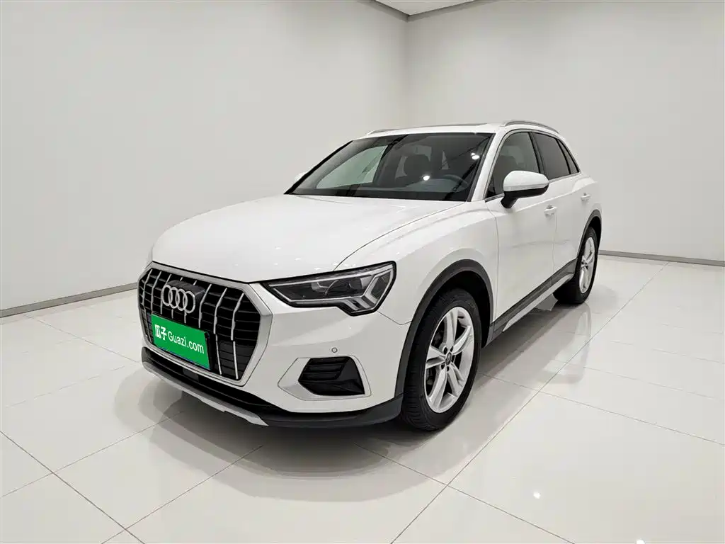 Audi Q3 2020 — фото 1