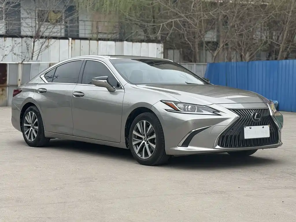 Lexus ES 2019 — фото 3