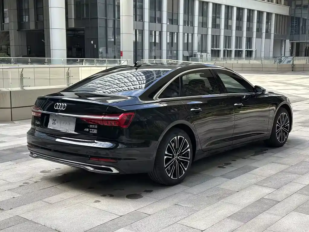 Audi A6L 2024 — фото 7