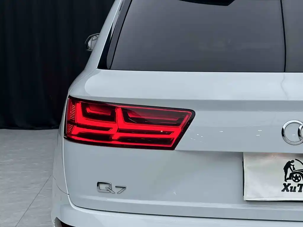 Audi Q7 2017 — фото 14