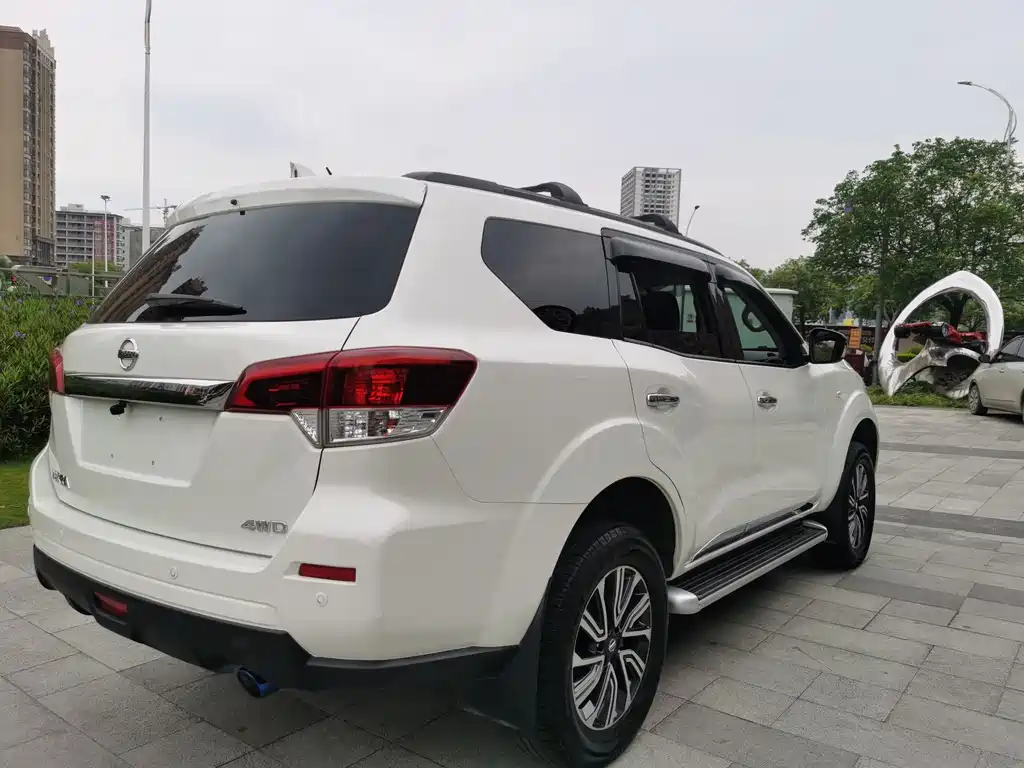 Nissan Terra 2018 — фото 6