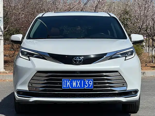 Toyota Sienna 2024