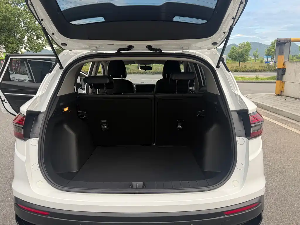 Geely Binyue 2025