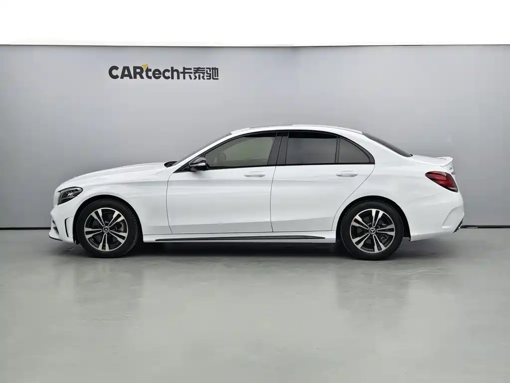 Mercedes-Benz C-Class 2019 — фото 15