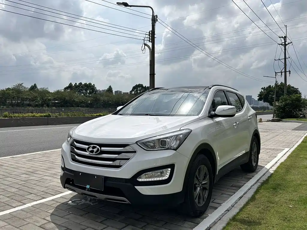 Hyundai Santa Fe 2016 — фото 1