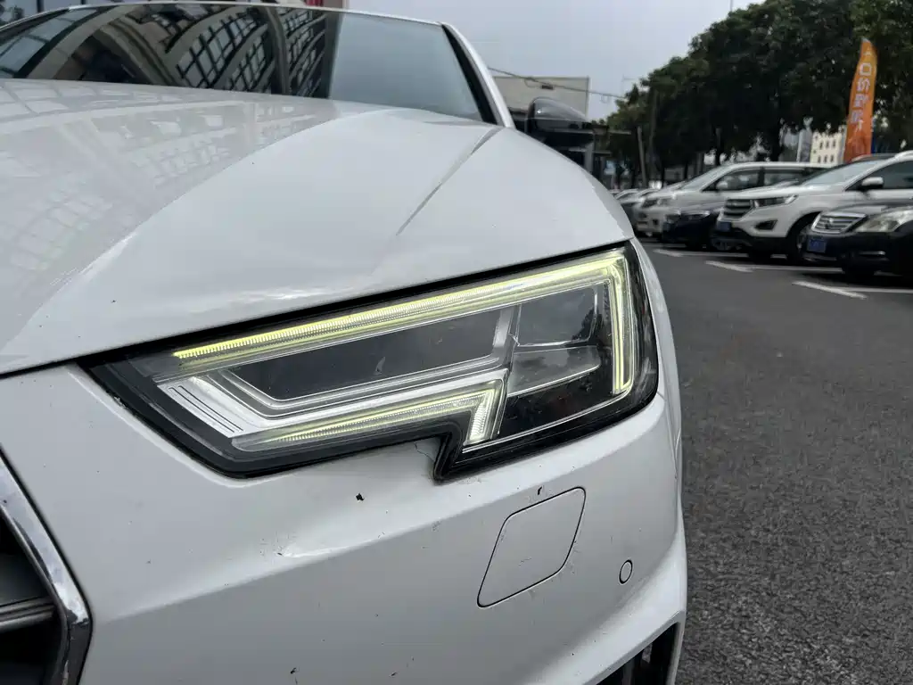 Audi A4L 2019 — фото 15