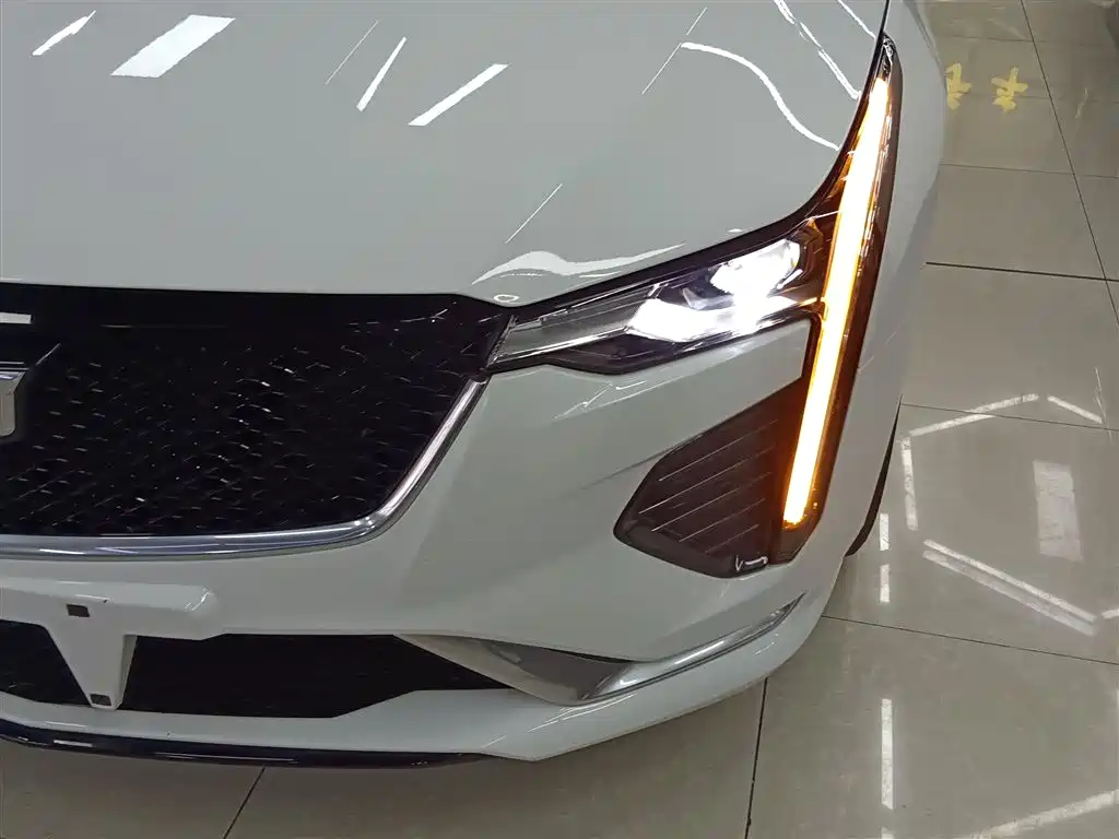 Cadillac CT4 2022 — фото 18