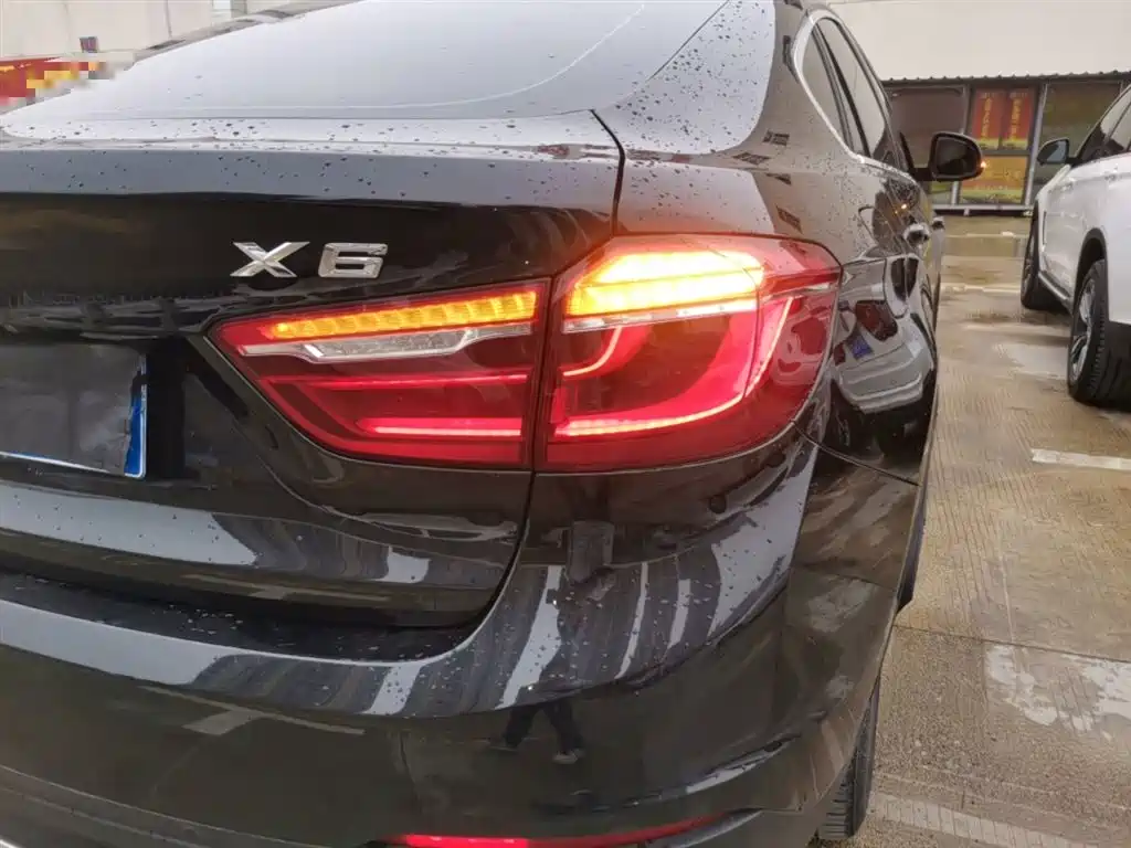 BMW X6 2015 — фото 24