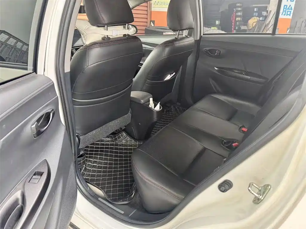 Toyota Yaris L 2023 — фото 6