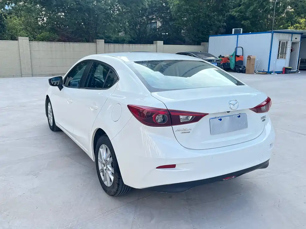 Mazda 3 Axela 2019 — фото 6