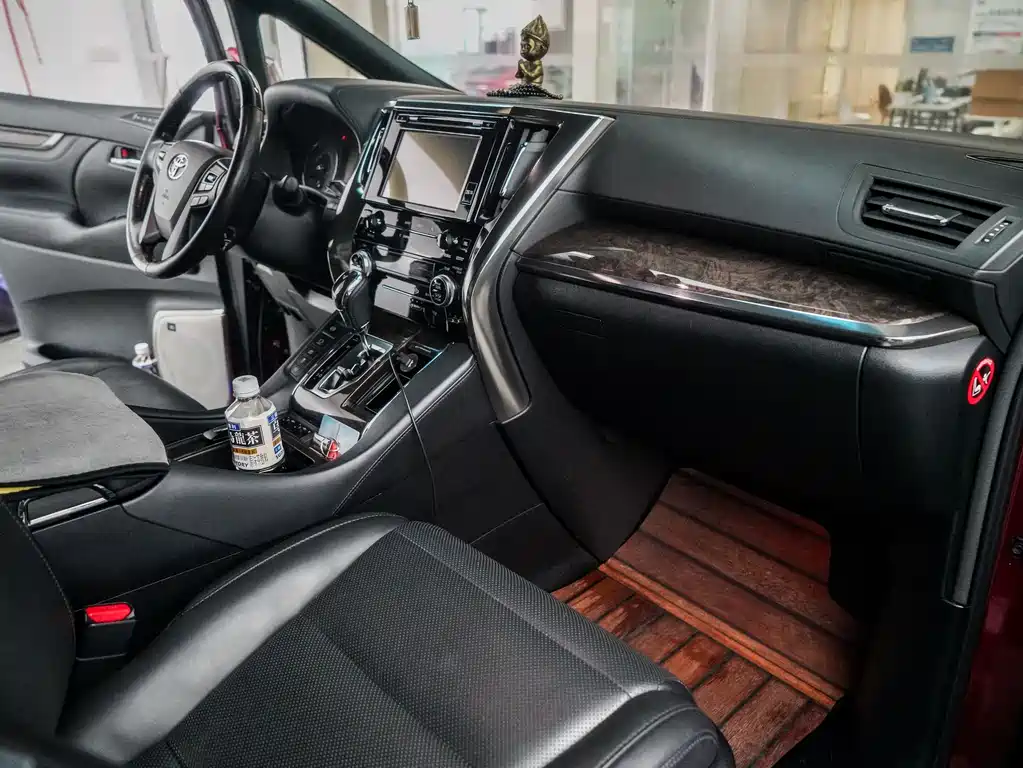 Toyota Alphard 2019 — фото 11