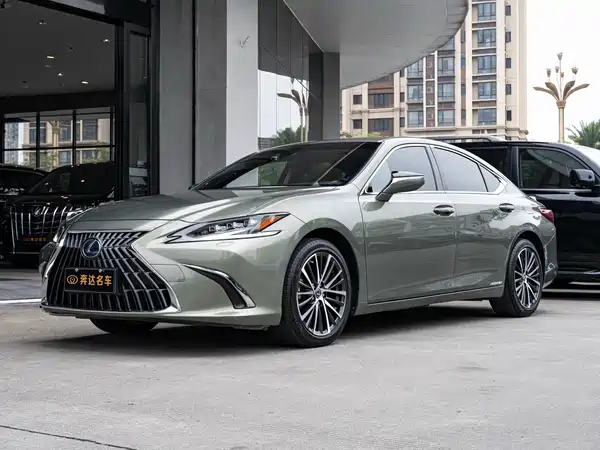 Lexus ES 2021