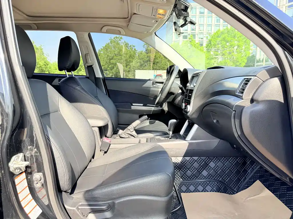 Subaru Forester 2012 — фото 15