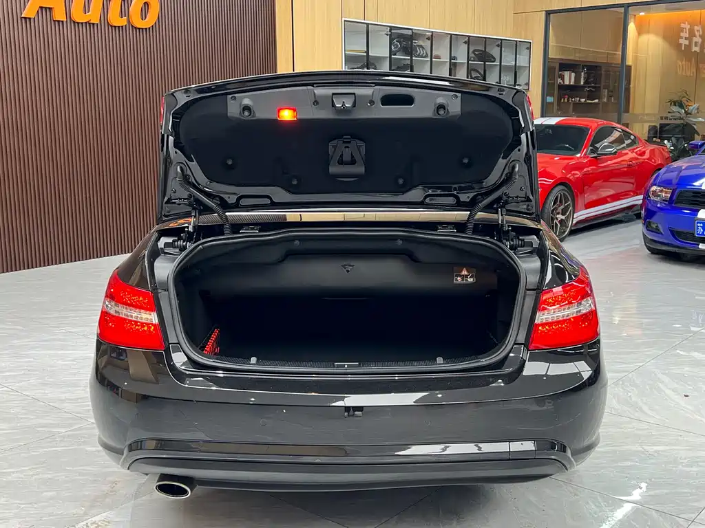 Mercedes-Benz E-Class 2014 — фото 38