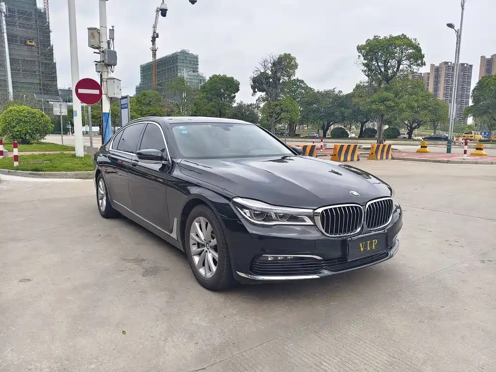 BMW 7 Series 2017 — фото 3