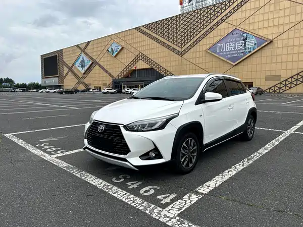 Toyota Yaris L 2022