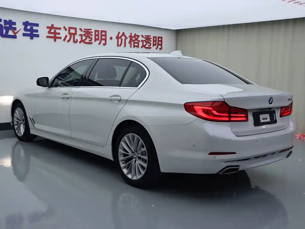 BMW 5 Series 2019 — фото 24