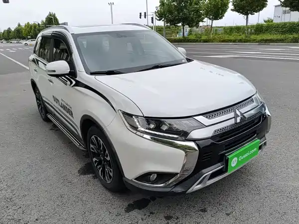 Mitsubishi Outlander 2020