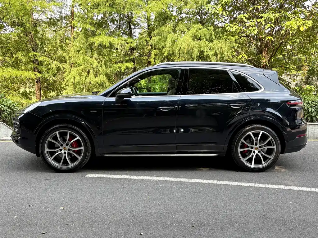 Porsche Cayenne 2019 — фото 3