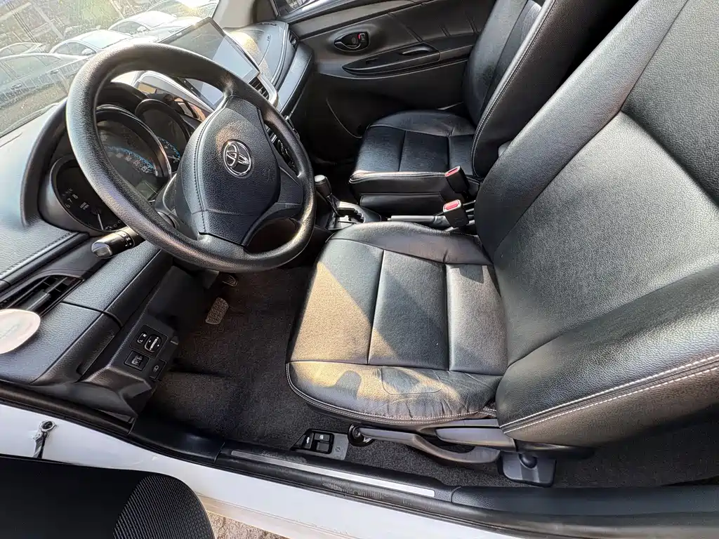 Toyota Yaris L 2019
