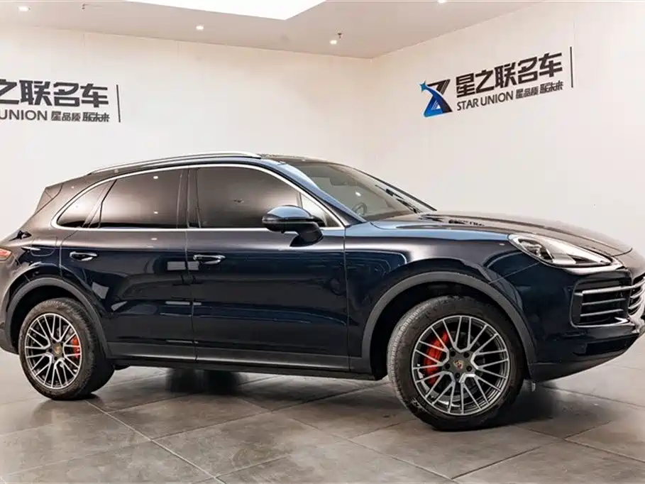 Porsche Cayenne Hybrid 2021 — фото 6