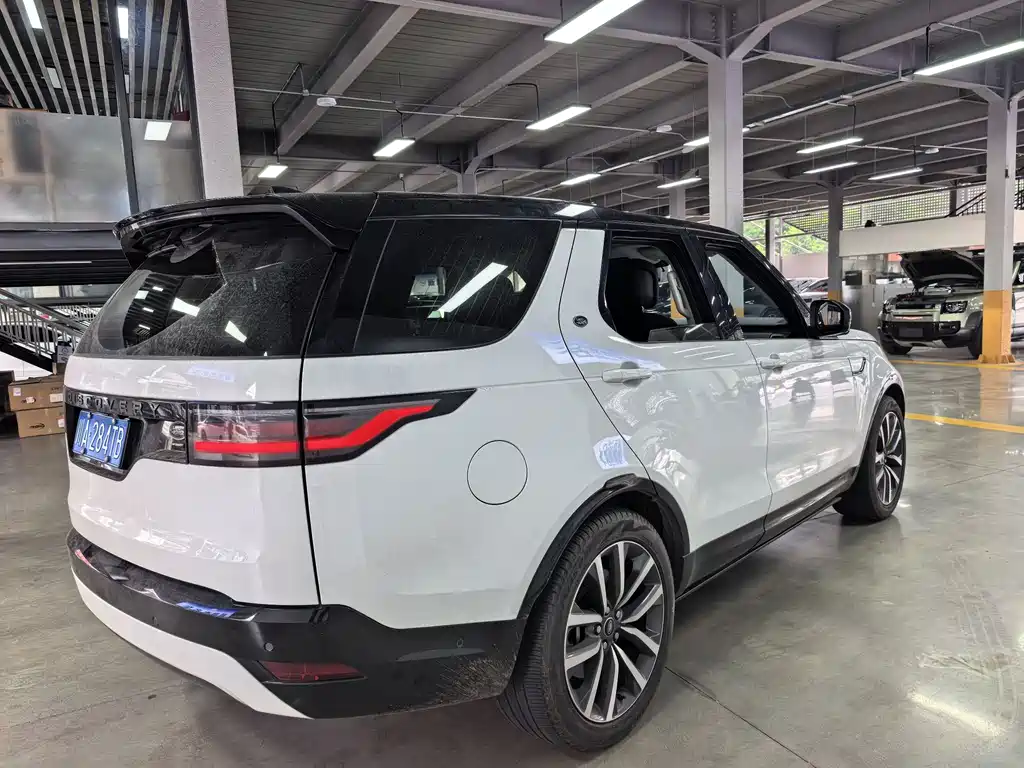 Land Rover Discovery 2022