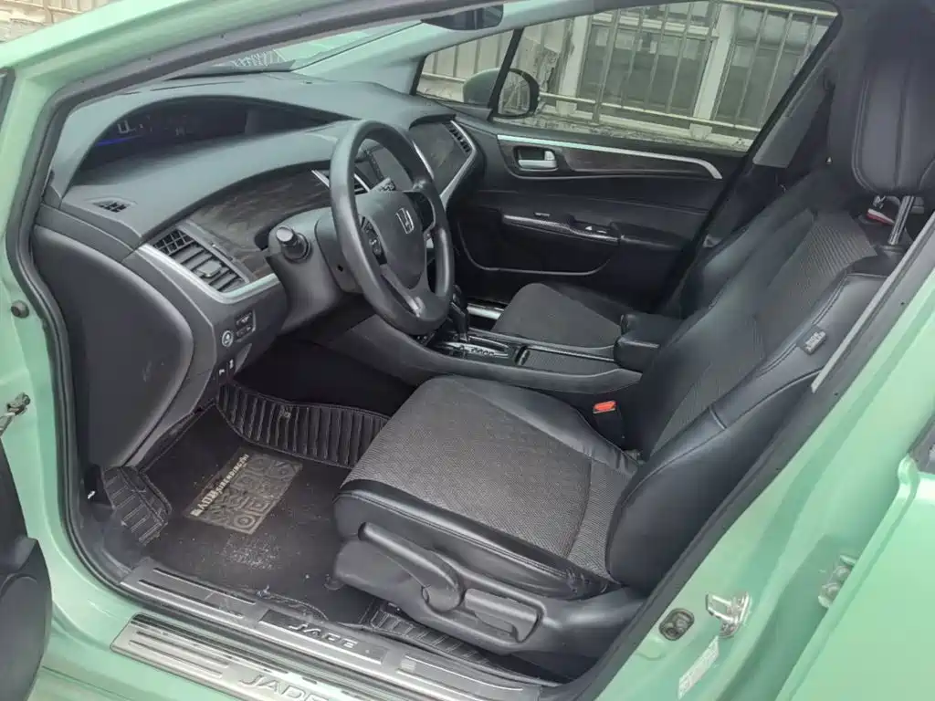 Honda Jade 2017 — фото 15