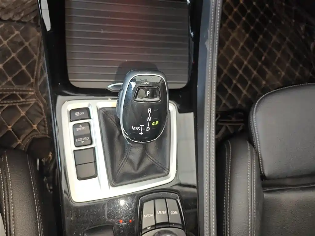 BMW 1 Series 2020 — фото 14