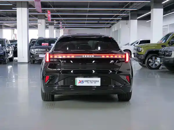 Zeekr 001 2024