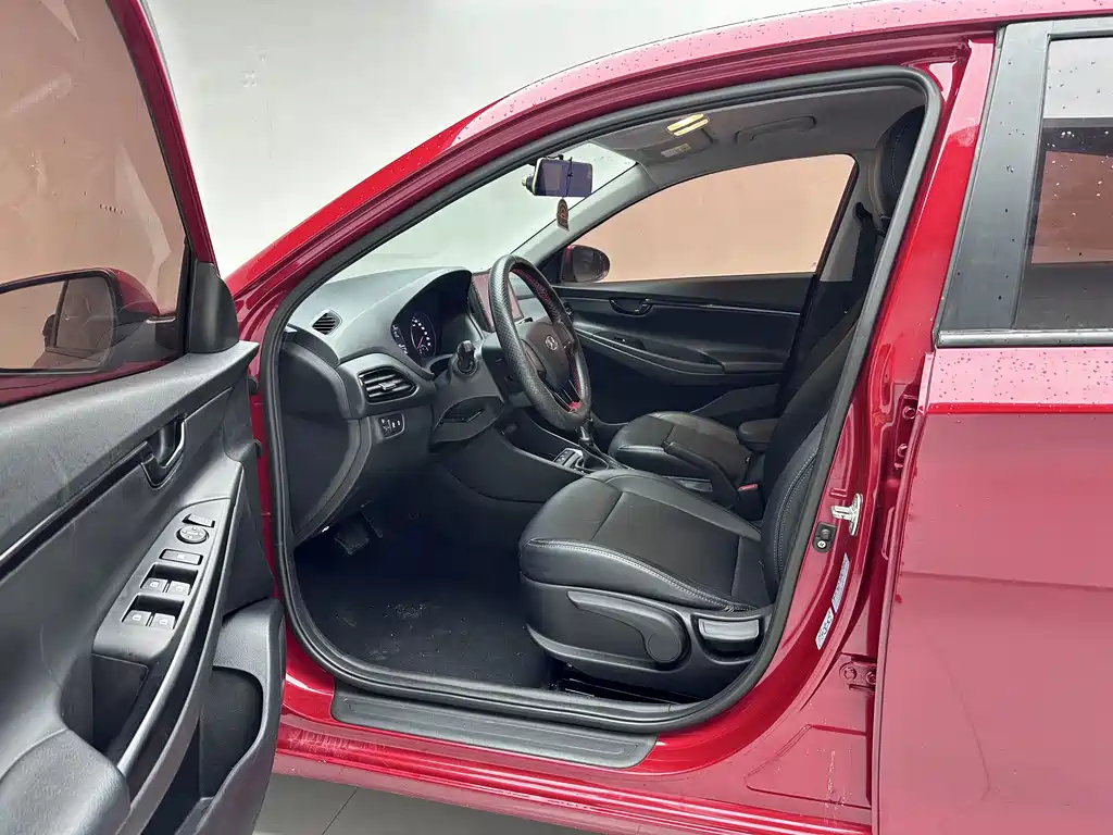 Hyundai Elantra 2021 — фото 10