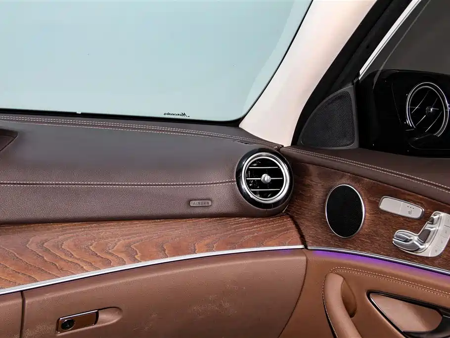 Mercedes-Benz E-Class 2023 — фото 27